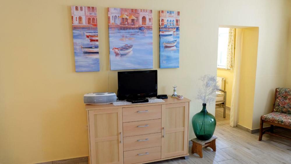 Sylvias Nr6 Souterrain Apartment *